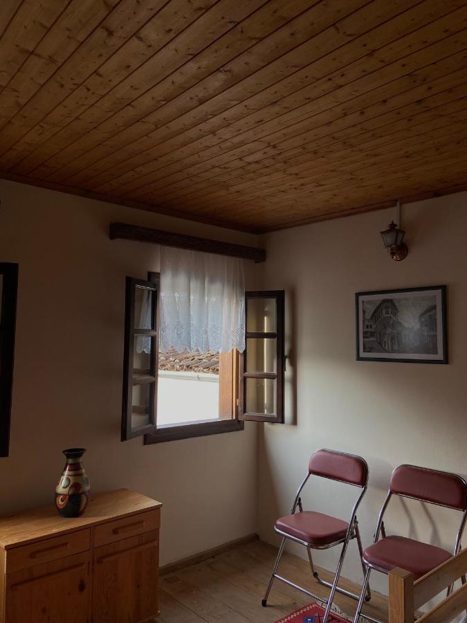 Teo'S Guest House Берат Экстерьер фото