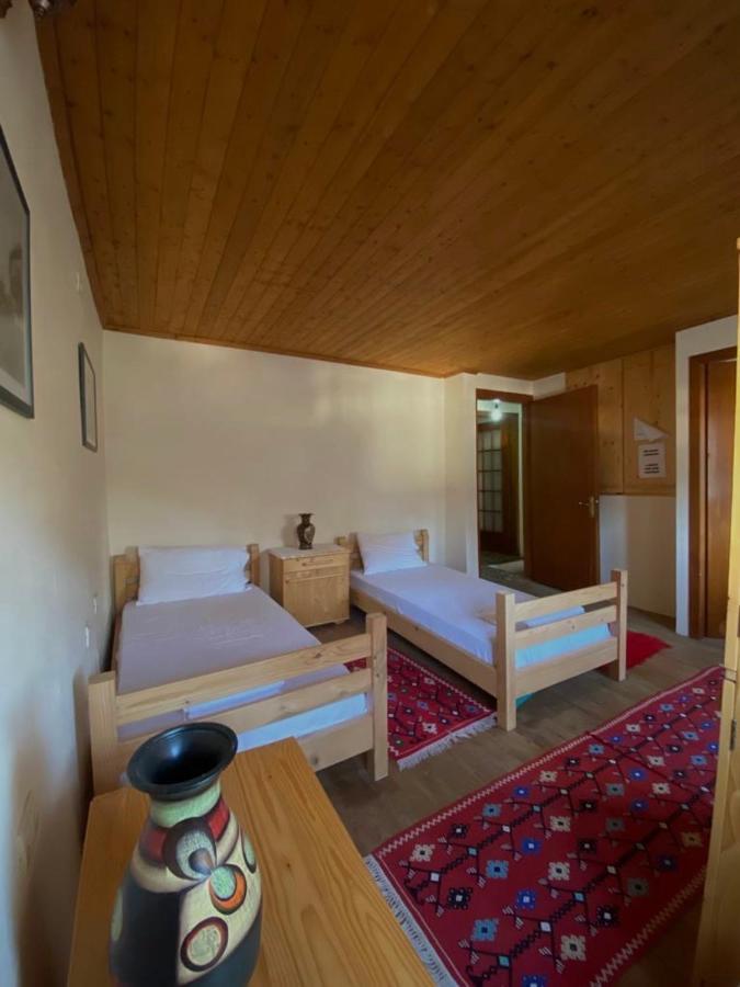 Teo'S Guest House Берат Экстерьер фото