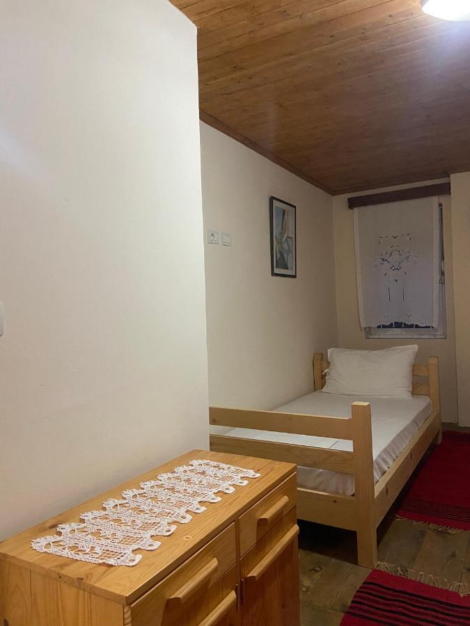 Teo'S Guest House Берат Экстерьер фото