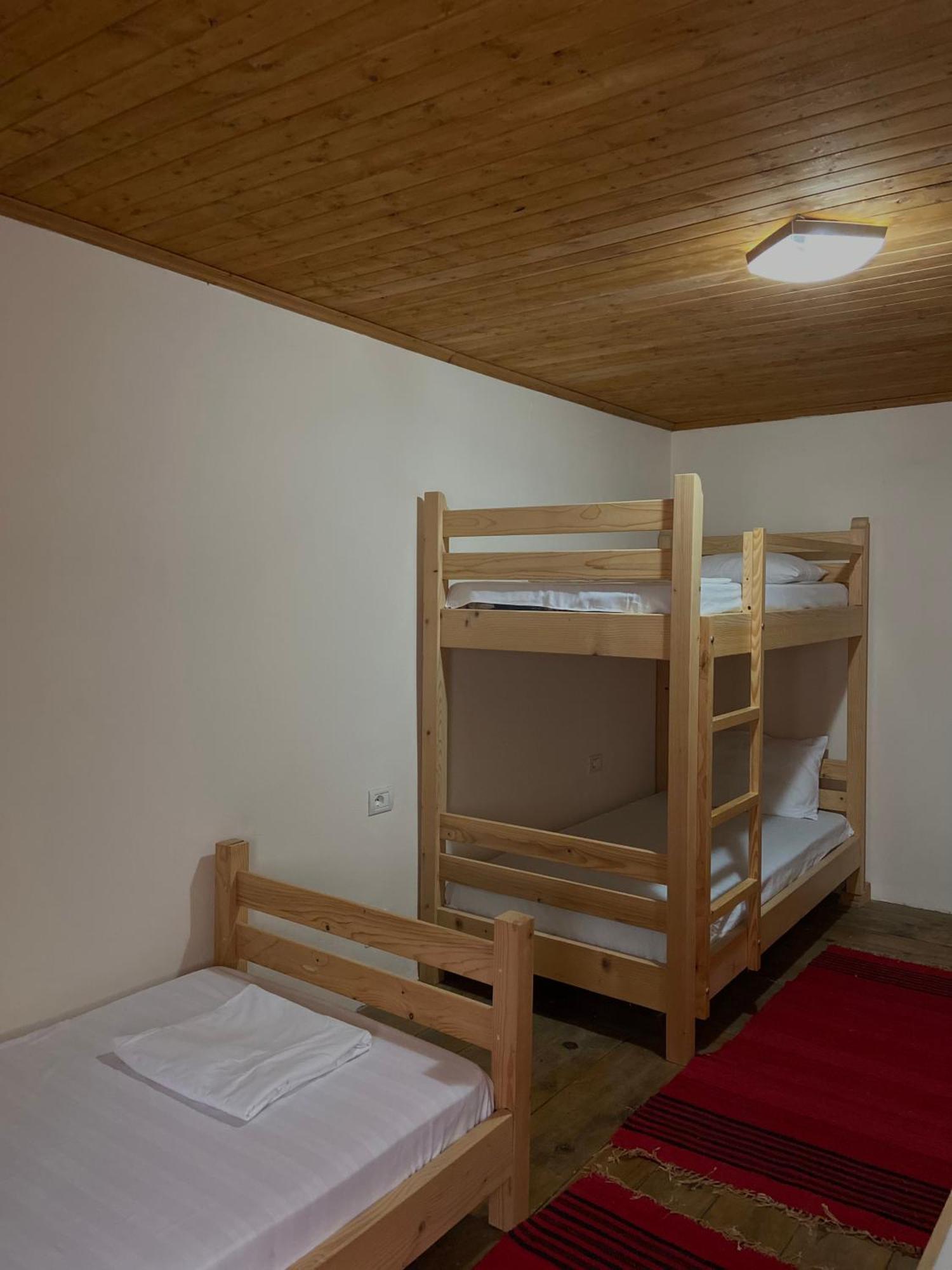 Teo'S Guest House Берат Экстерьер фото
