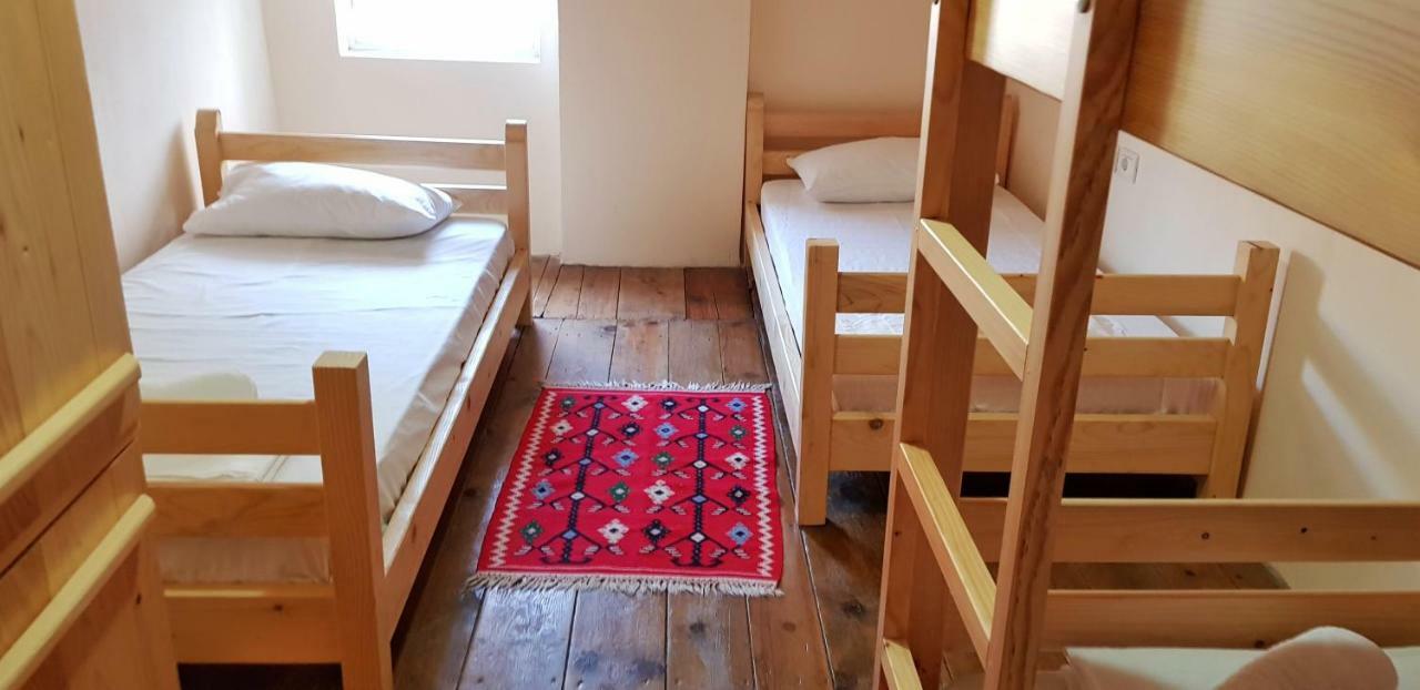 Teo'S Guest House Берат Экстерьер фото